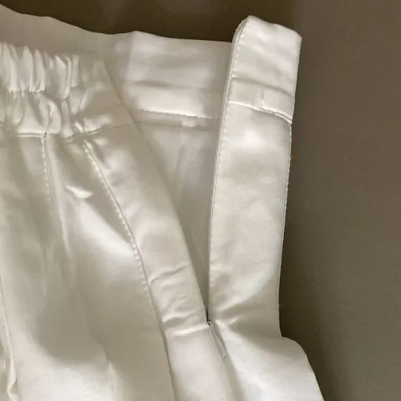 Sangtree Girls’ Pleated White Tennis Skirt with shorts. Size 14. - Picture 4 of 6